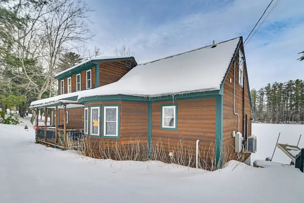 Dock & Views! Lakeside Family Escape in Wilton