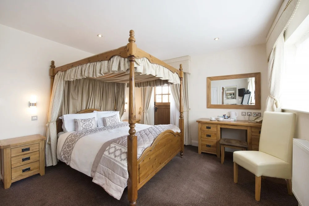 Newtown House Hotel