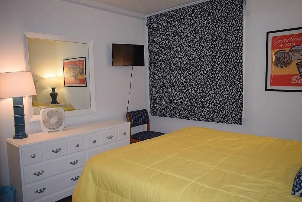 Tilghman Beach And Racquet Club 150 3 Bedroom Condo by RedAwning