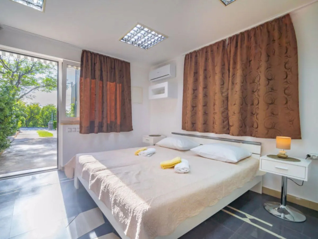 Apartment Šegulja St.Georges-de-Montclard 37370