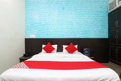 Dev Hotel by OYO Rooms