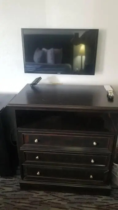 OSU 2 Queens WI-FI Hotel 222 Booking