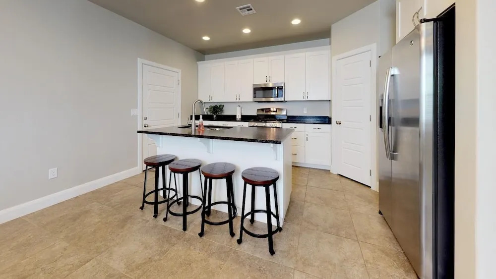 Sweet 3 Bedroom Apts