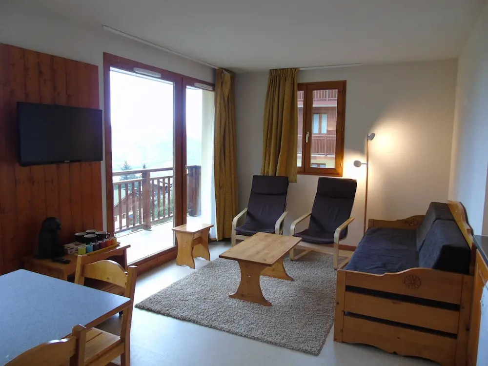 Lou Services Apartment J11 LSI 001