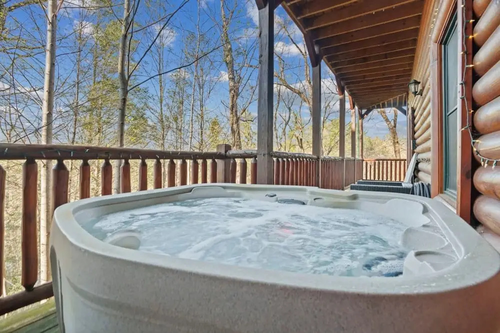 Stunning Mountain Cabin w Hot tub