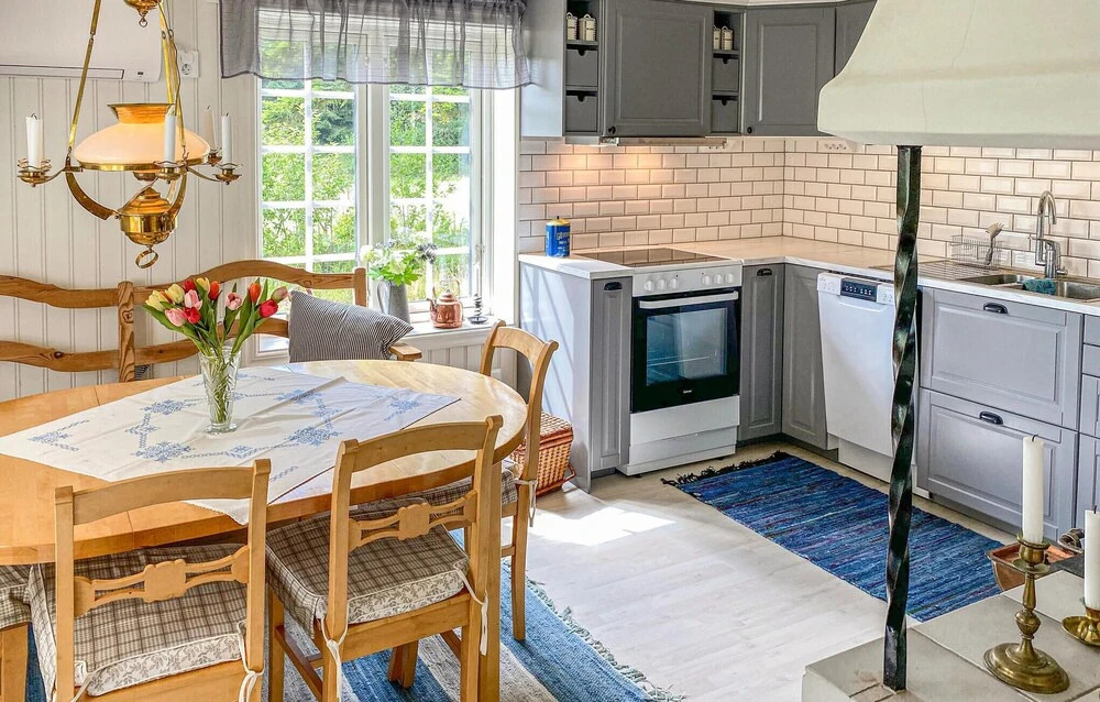 3 Bedroom Stunning Home In Mellerud