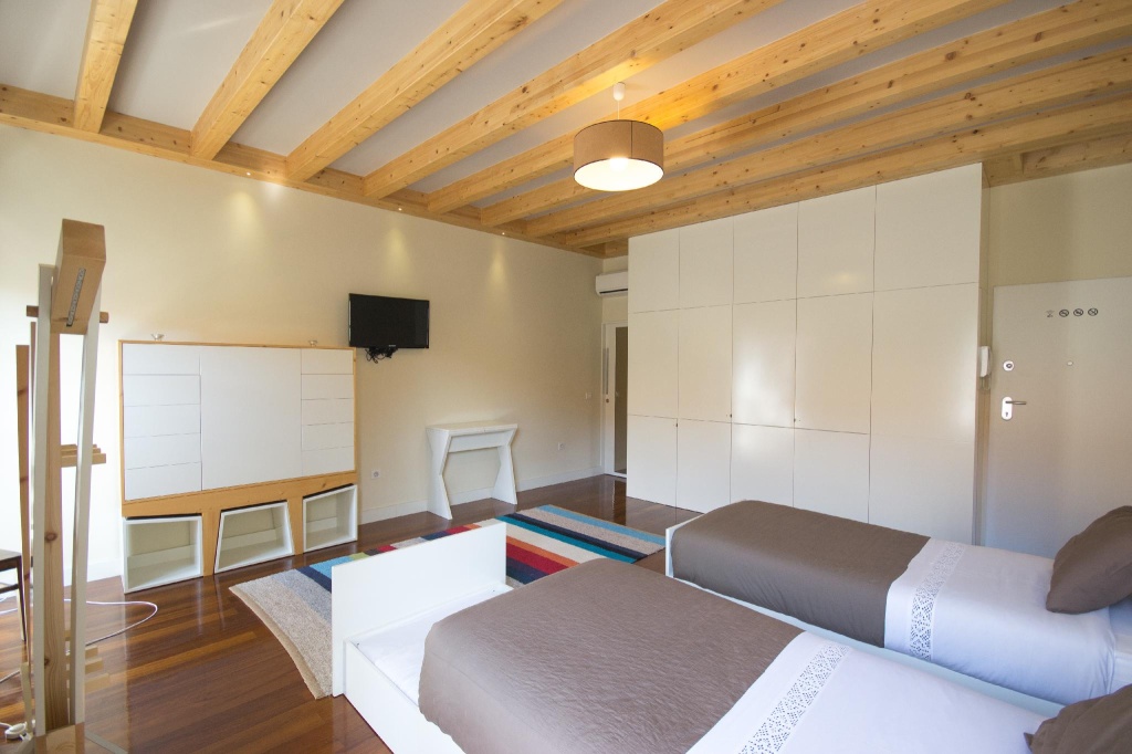 Room in Apartment - Stay in Historic Area of Porto