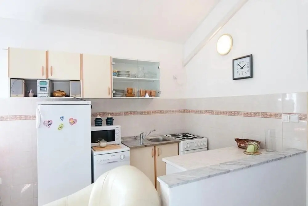 Teo - 8m From the sea & Parking - A3 Novi