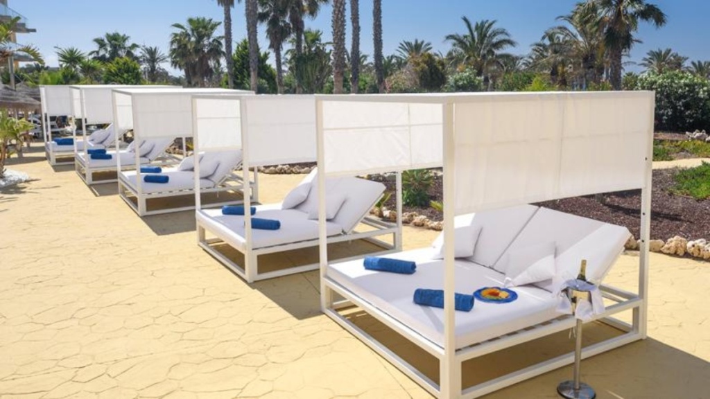 Hotel Cabogata Jardín