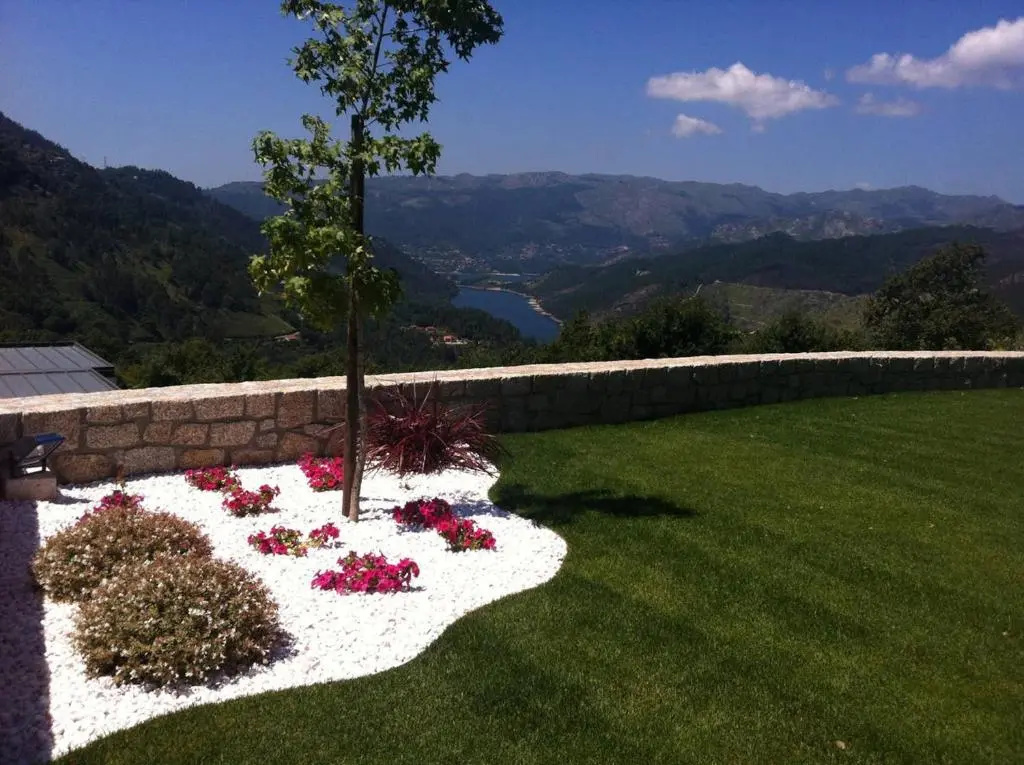 Elegant Villa Near Vieira do Minho with Pool
