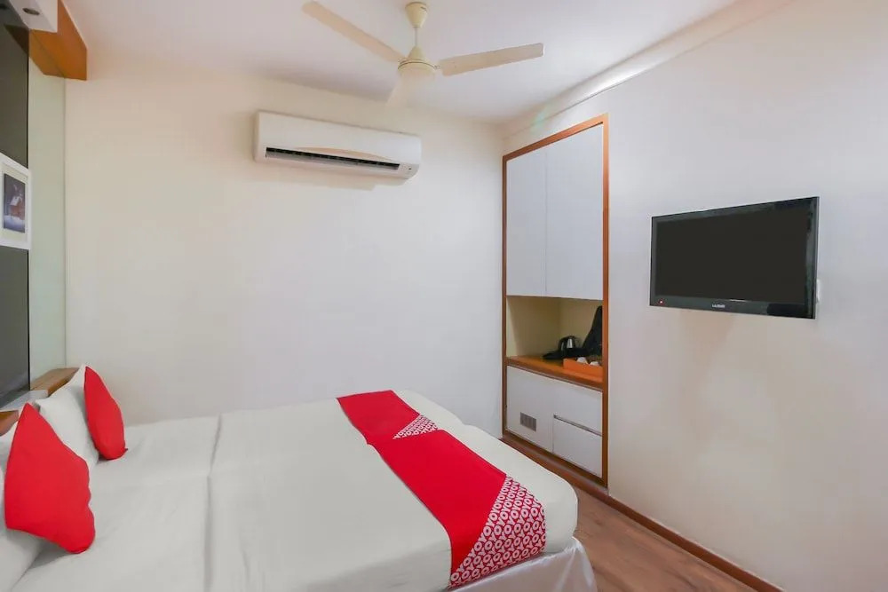 OYO 18335 Flagship Eaglewood Hotels