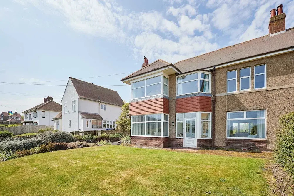 Host Stay Chirnells