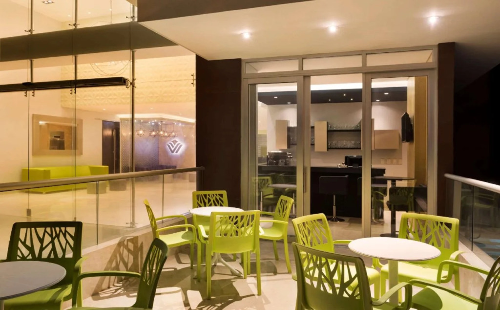 Clarion Hotel Airport