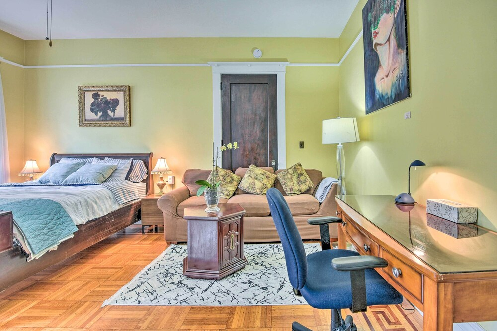 Historic Crescent City Studio - Lakefront w/ Dock!