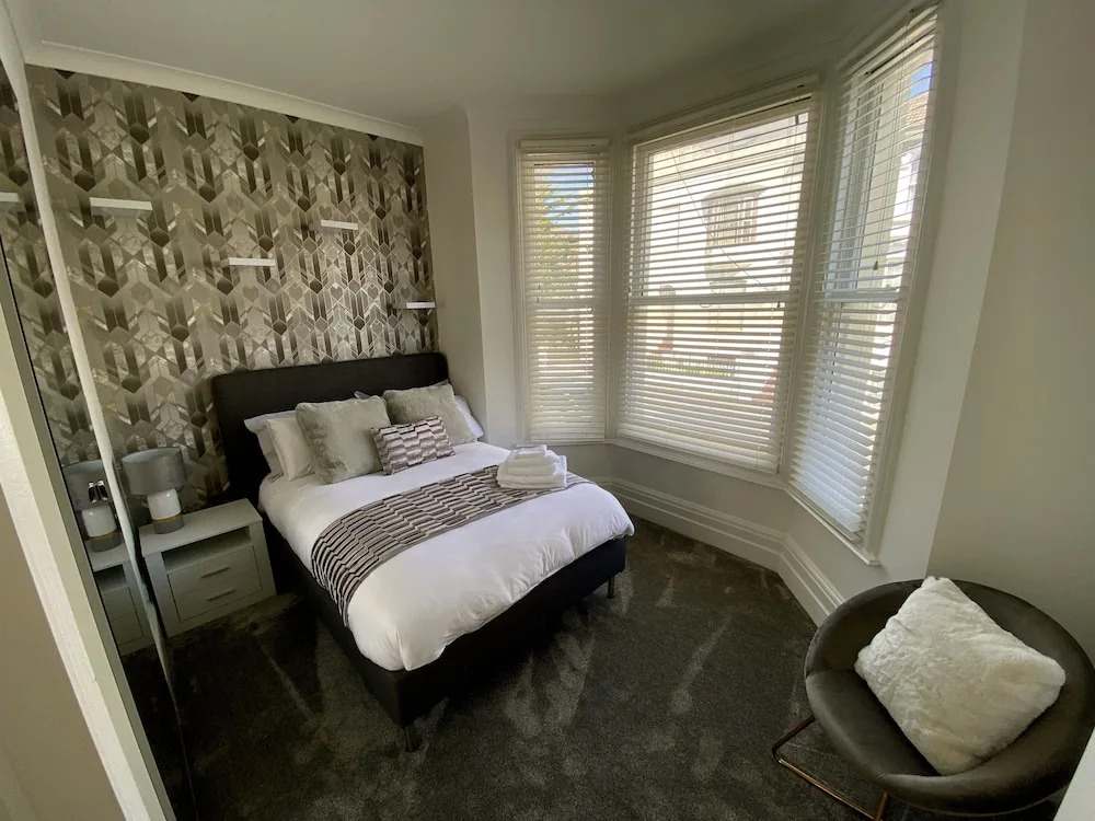 Stylish Apartment 16min from Stratford International