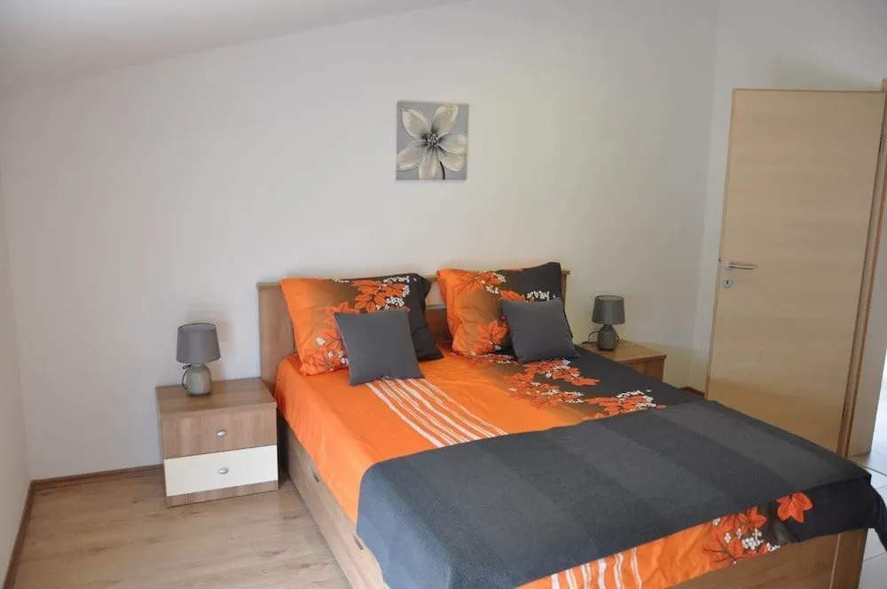 Apartment Doni