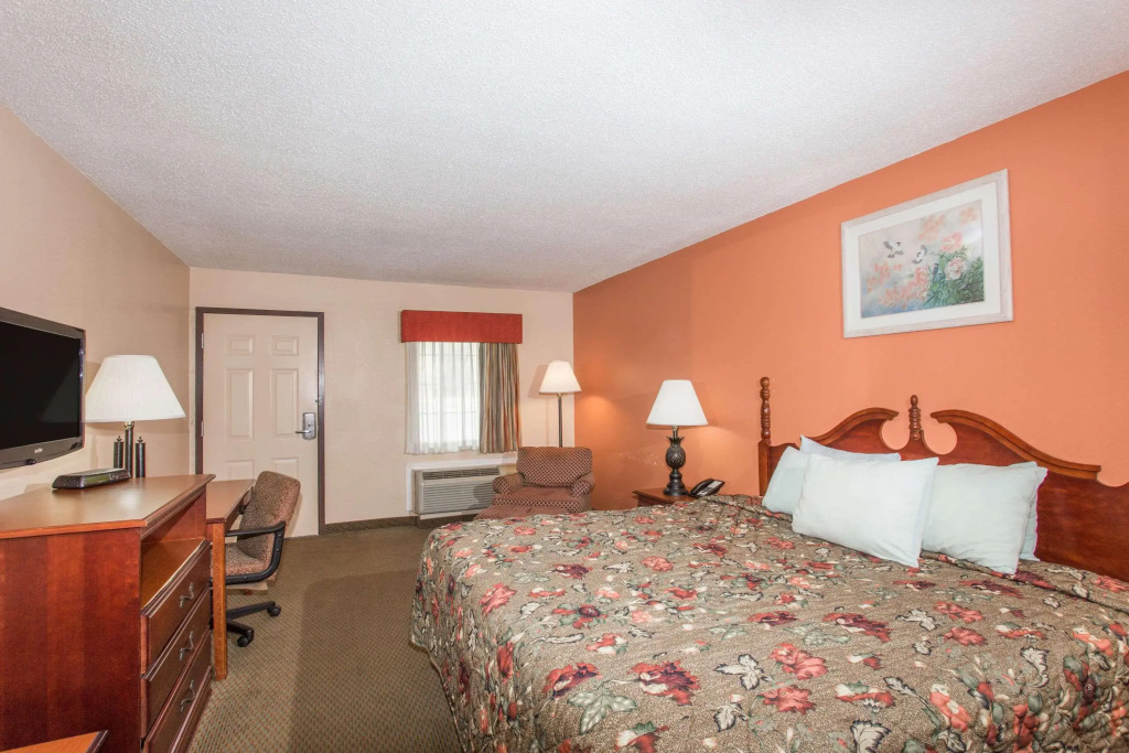 Knights Inn - Grenada MS