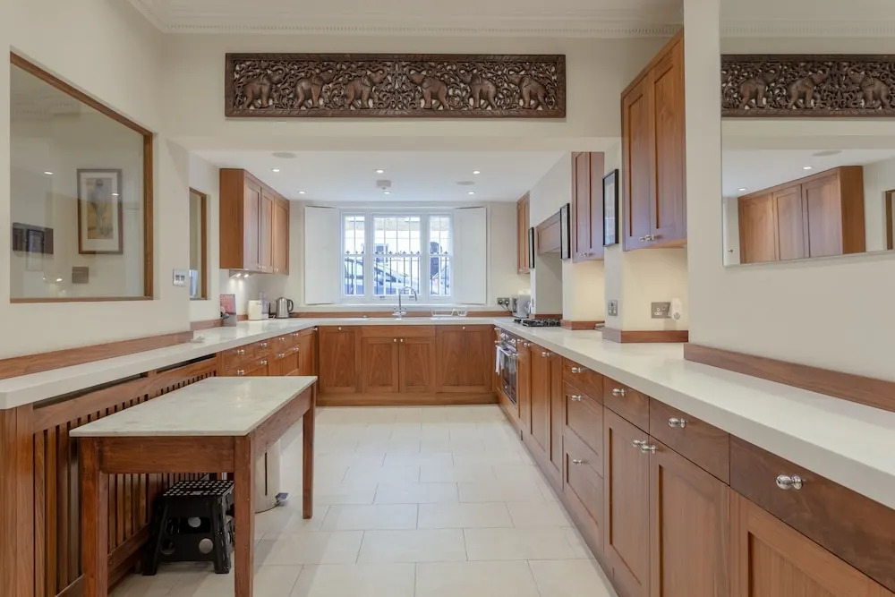 4 Bedroom Family House in Shepherd's Bush