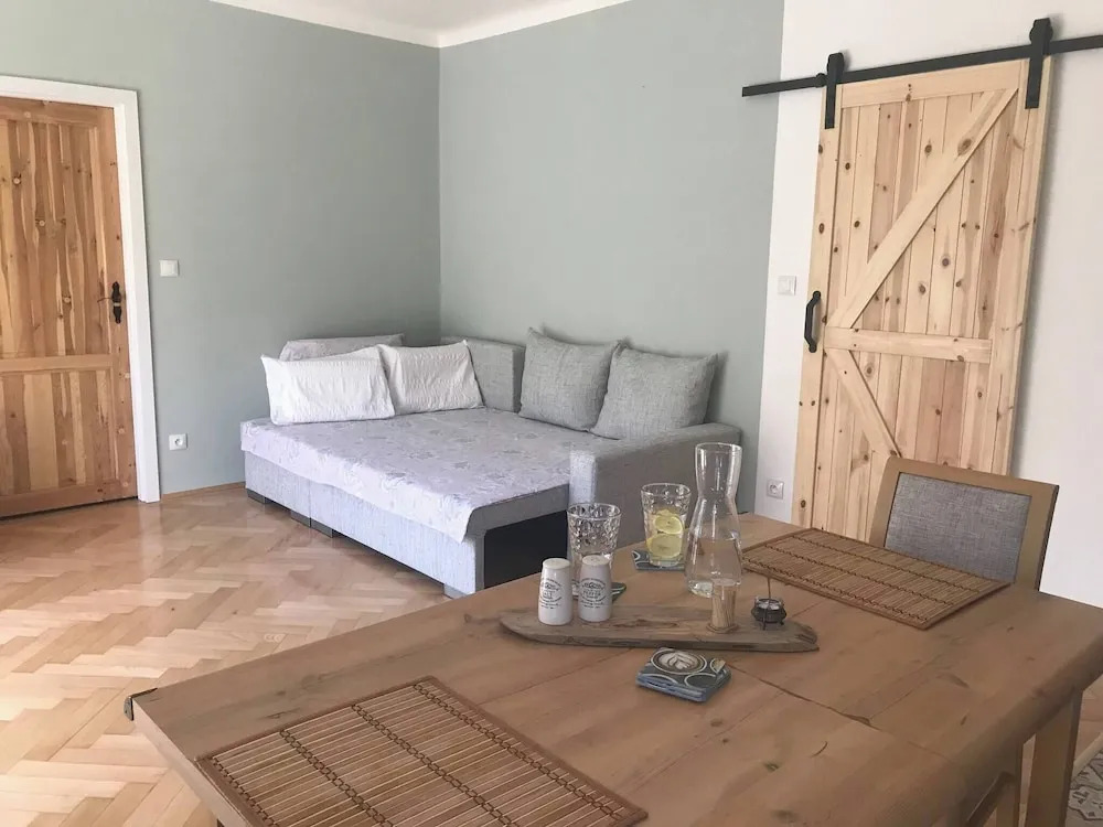 Lovely And Freshly Renovated Apartment In Praha 10