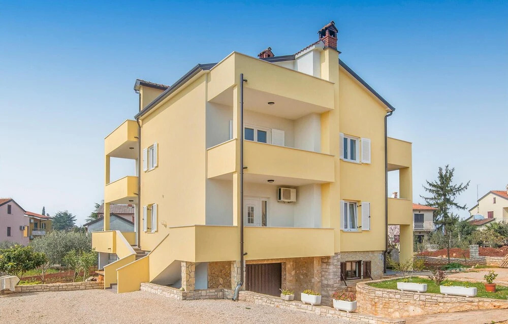 Amazing Apartment in Lovrecica With Wifi and 1 Bedrooms