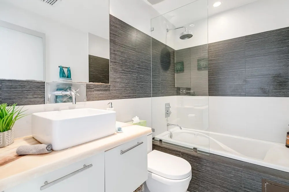 2 Bedroom 2 Bath Loft with Exclusive Rooftop & Hot Tub