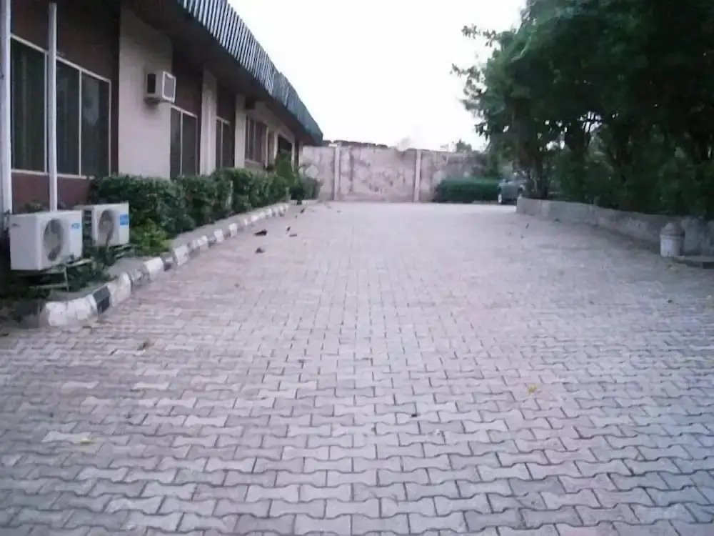 Hillview Hotel