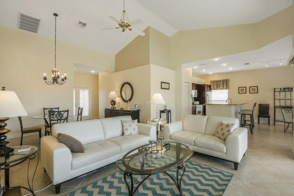 Falcons Glen Blvd Home 7044