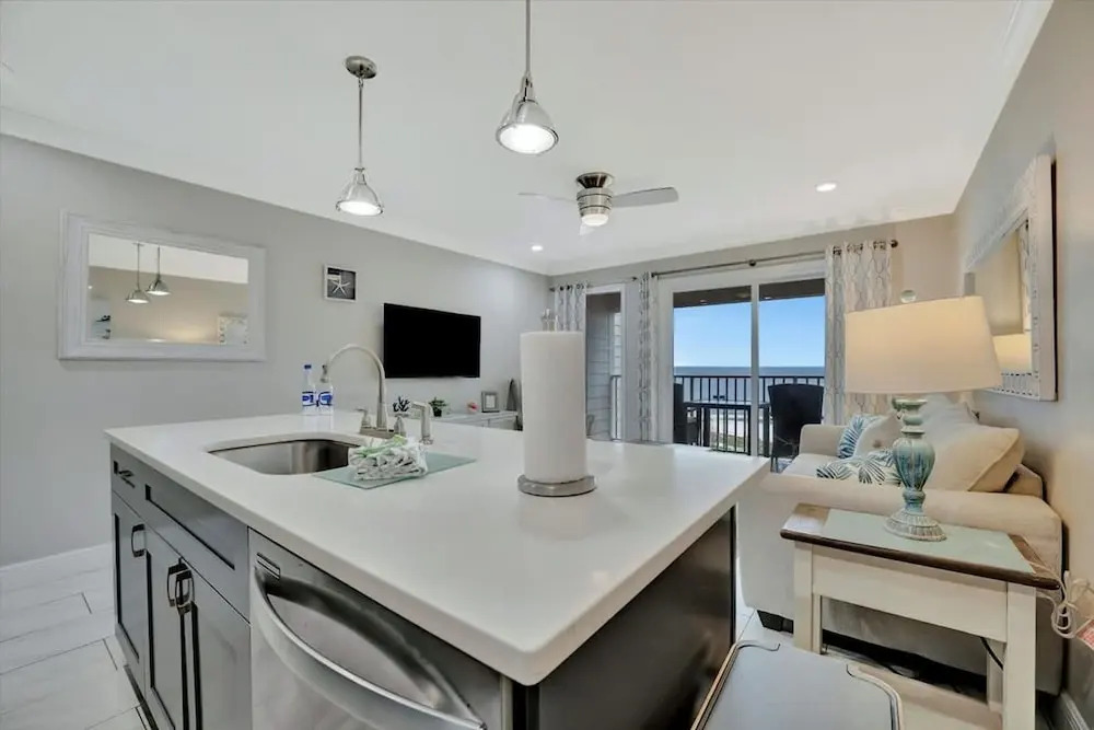 Pearl Suite a Balcony Bayview Suite Htd Pool