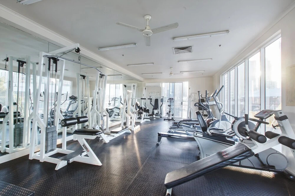 Heart of Theatre District - Pool & Gym
