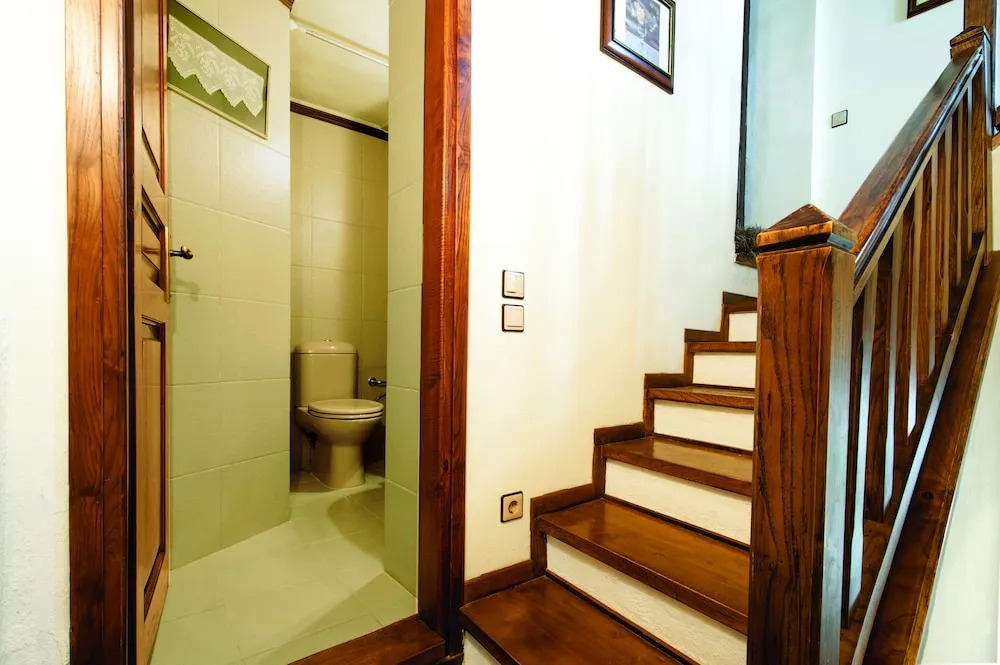 The Fountainhead Historic Chalet by JJ
