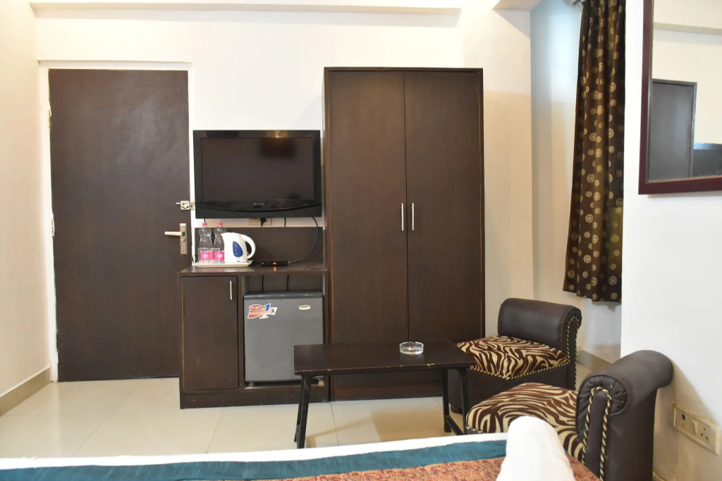 FabHotel Grand Port View