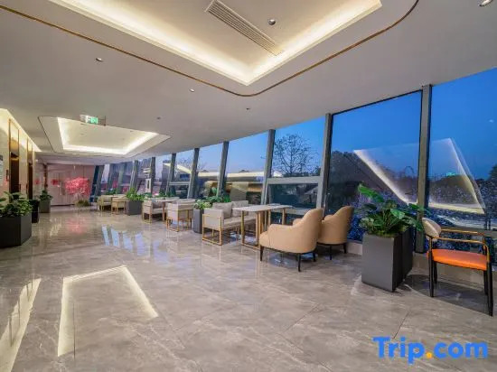 Yeste International Hotel (Liuzhou Cruise Terminal Shuangyu Hui River View Branch)