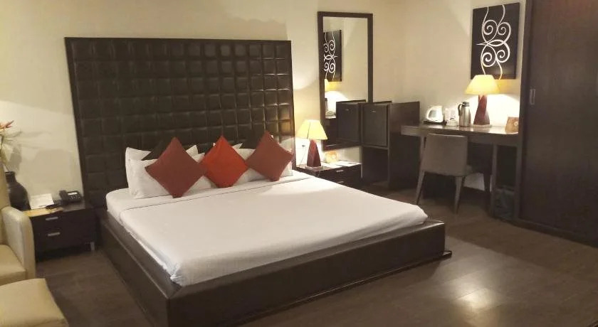 17 Degrees Hotel