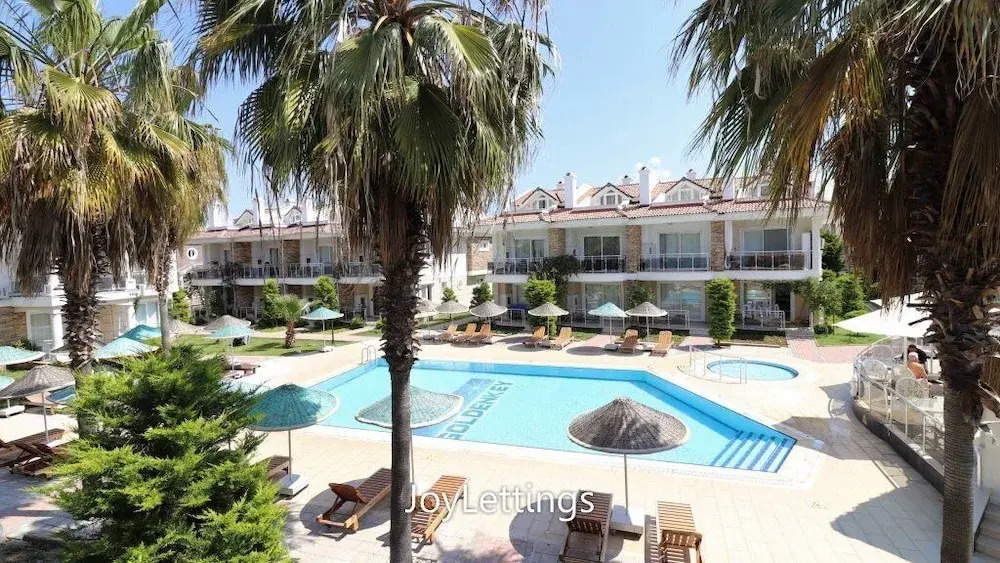 Villa BG12 by JoyLettings
