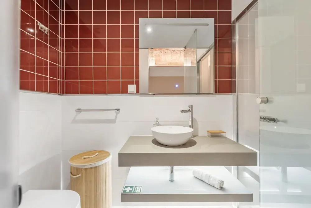 King David Suites 102 by Homie