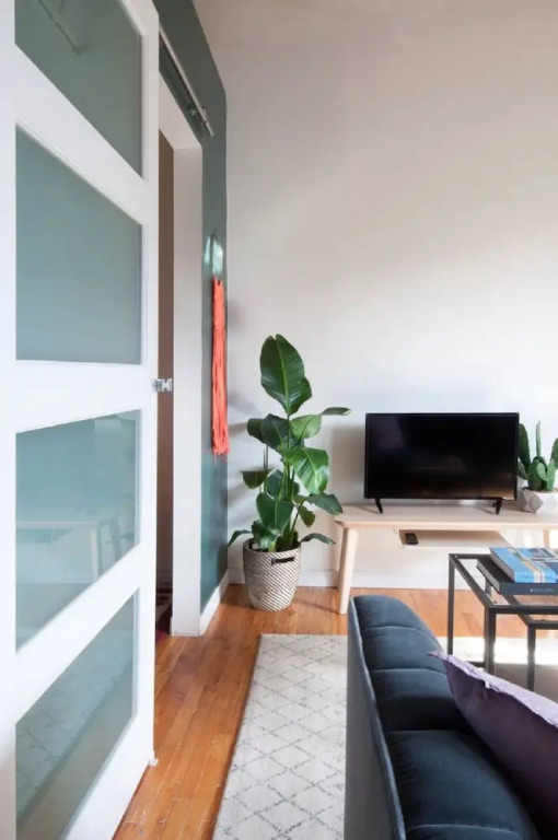 Artistic 1BR in Mile End by Namastay