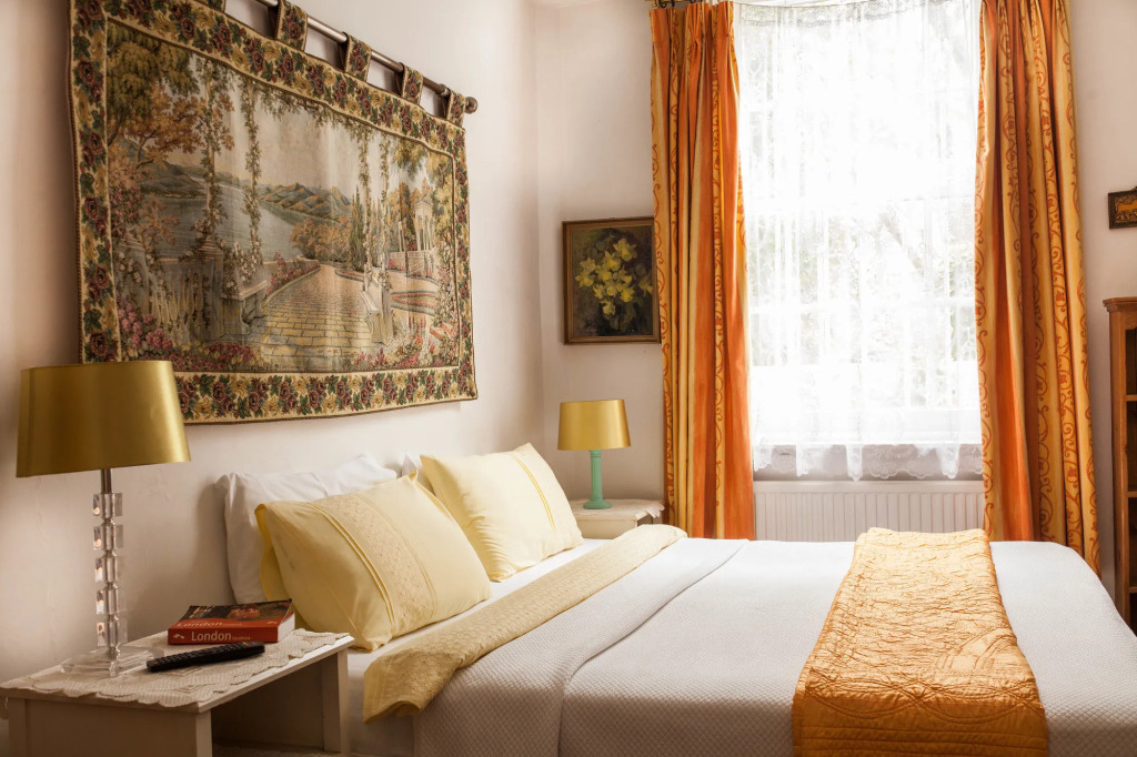 Dawson Place, Juliettes Bed and Breakfast
