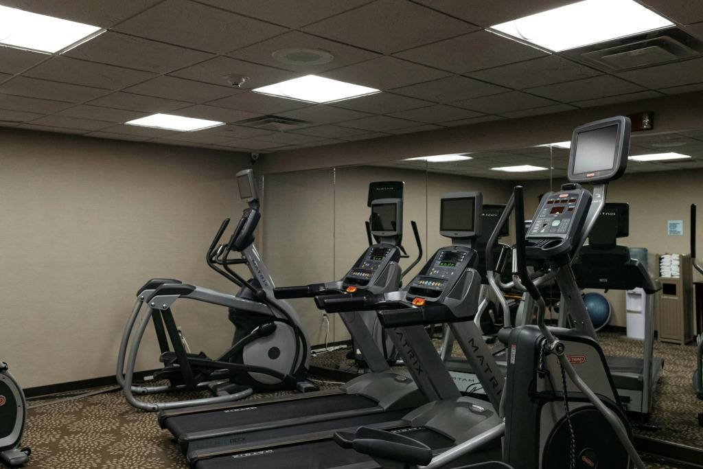 Holiday Inn Express & Suites - Olathe North by IHG