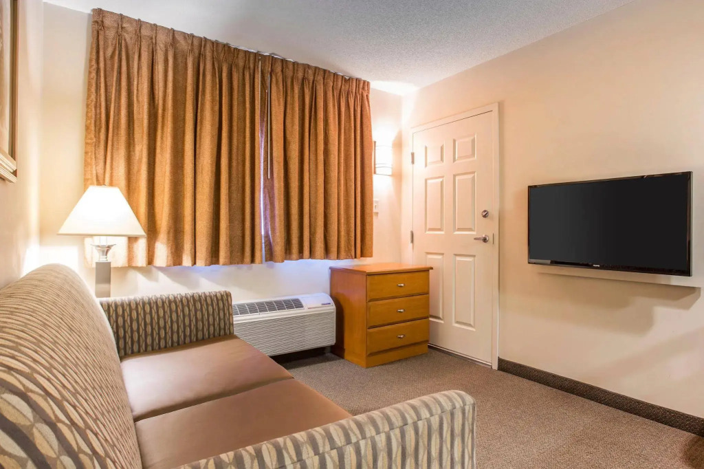 Suburban Extended Stay Hotel North - Ashley Phosphate