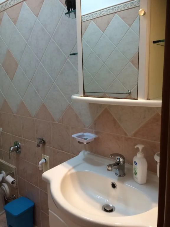 Bilocale con terrazzino lavatoio