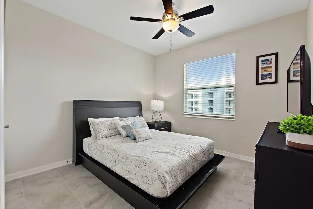 Triple Header Storey Lake by Shine Villas apts