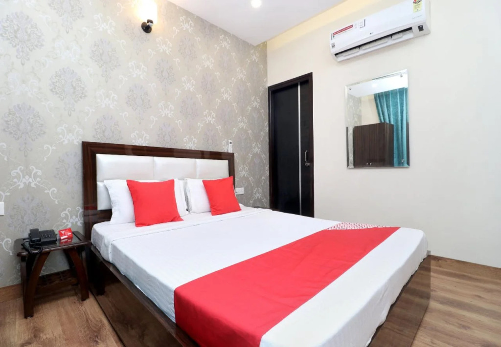 OYO 18476 Hotel Wisteria