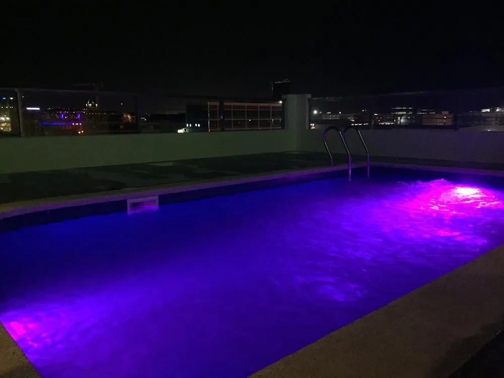 Dalian Peak Hotel