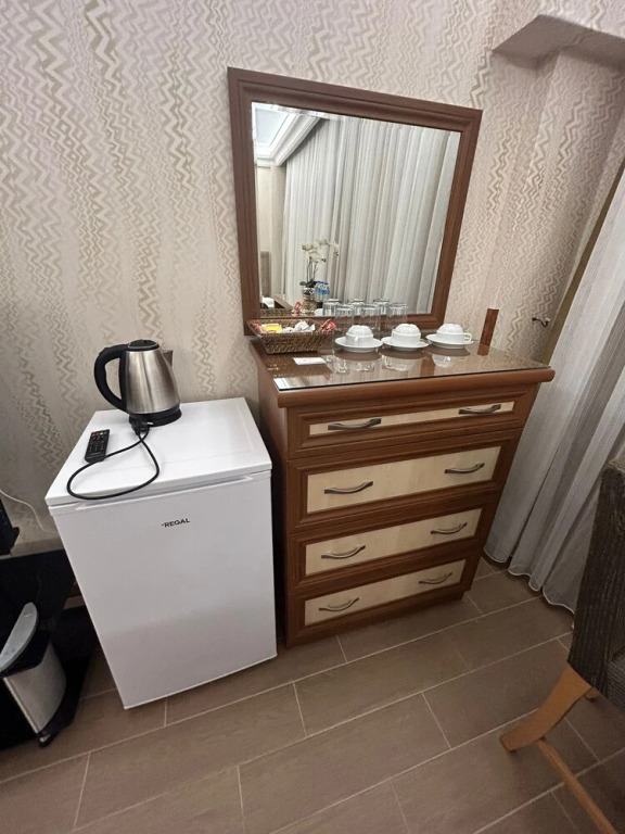 Lily Rooms
