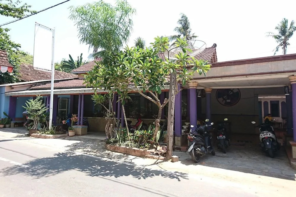 Oyo 2467 Penginapan Dafista