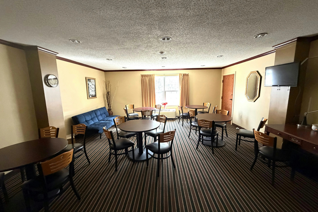 Royal Inn Rockville IN by Hotel O