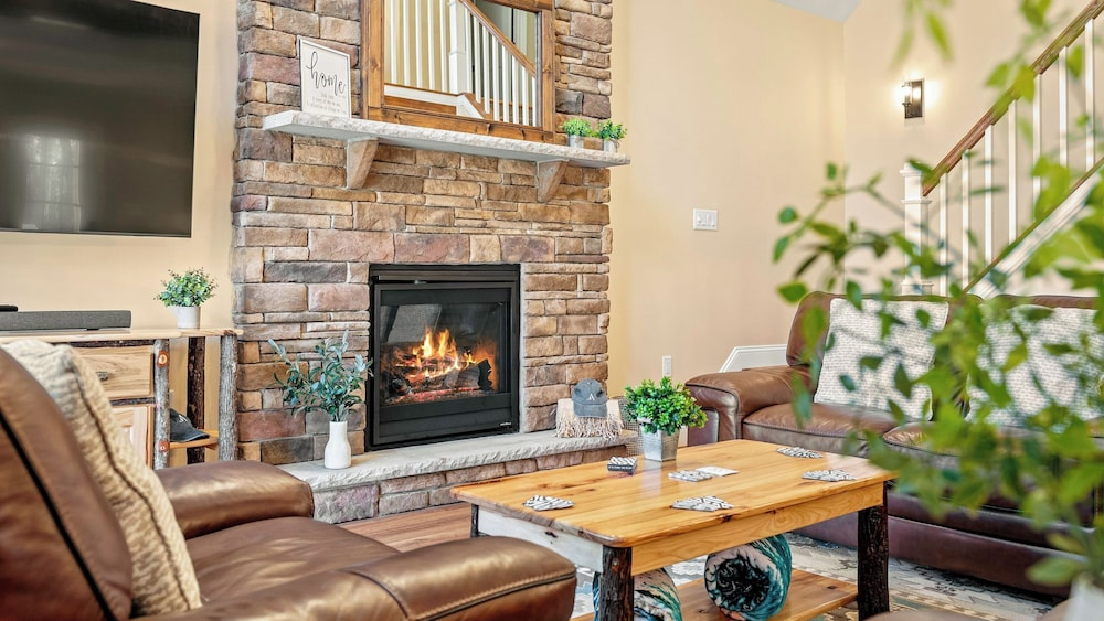 Stephen Way by Avantstay Hot Tub + Game Room Albrightsville