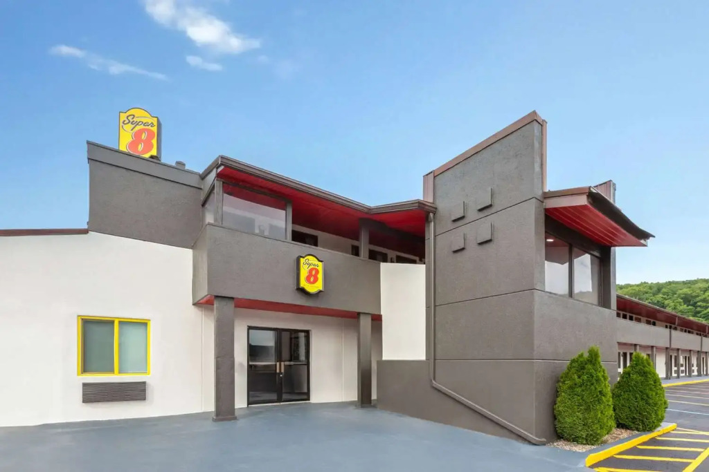 Super 8 by Wyndham Bridgeport/Clarksburg Area