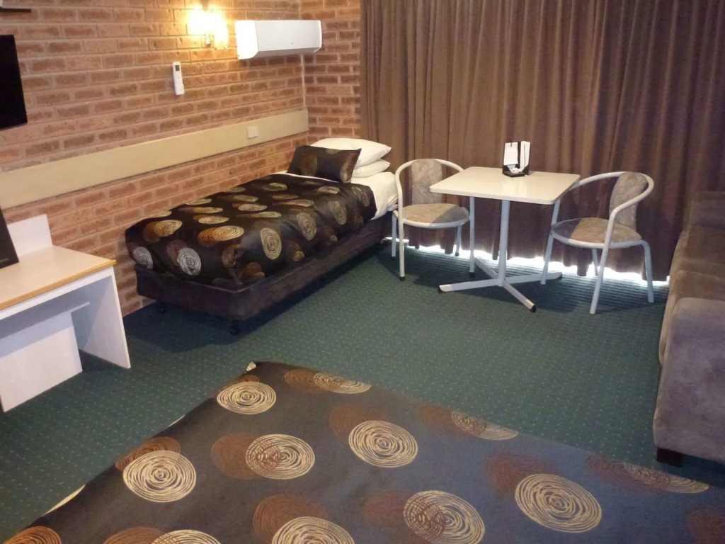 Colonial Motor Inn Bairnsdale Golden Chain Property