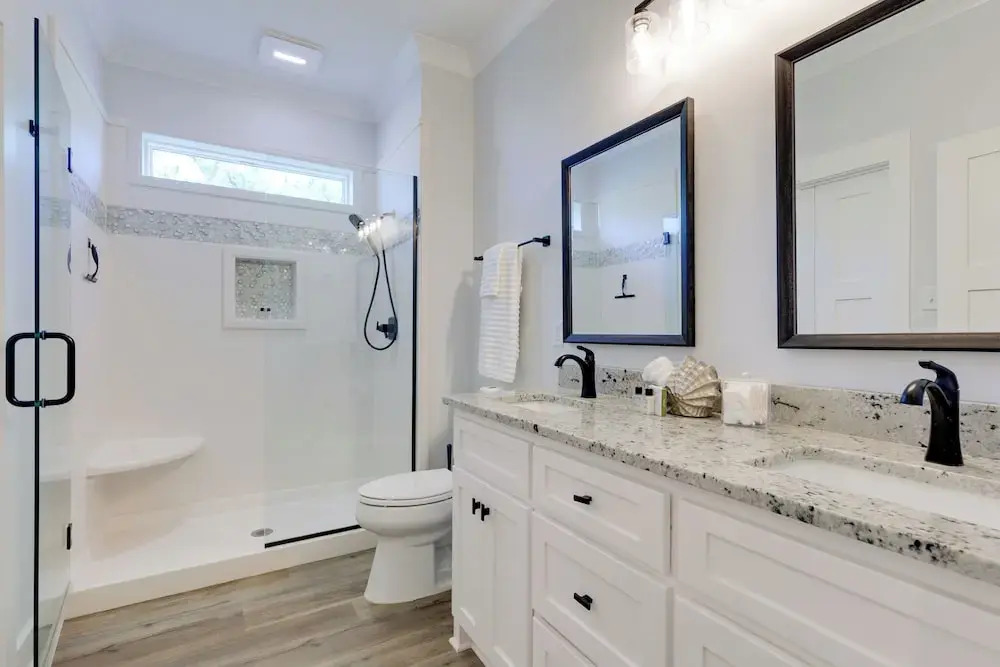 Luxe Family Condo w/ Gulf View in Dauphin Island!